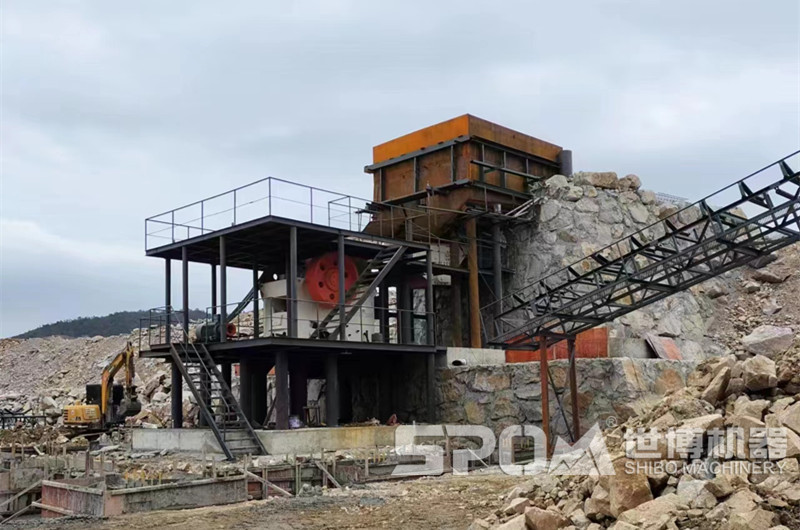 機制砂生產(chǎn)線(xiàn)的顎式破碎機和給料機，已安裝好