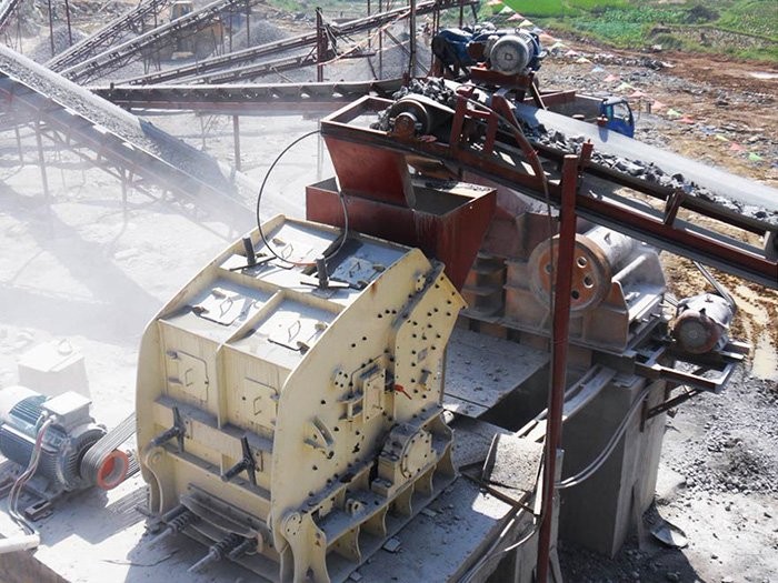 安徽阜陽(yáng)反擊式破碎生產(chǎn)線(xiàn)現場(chǎng)